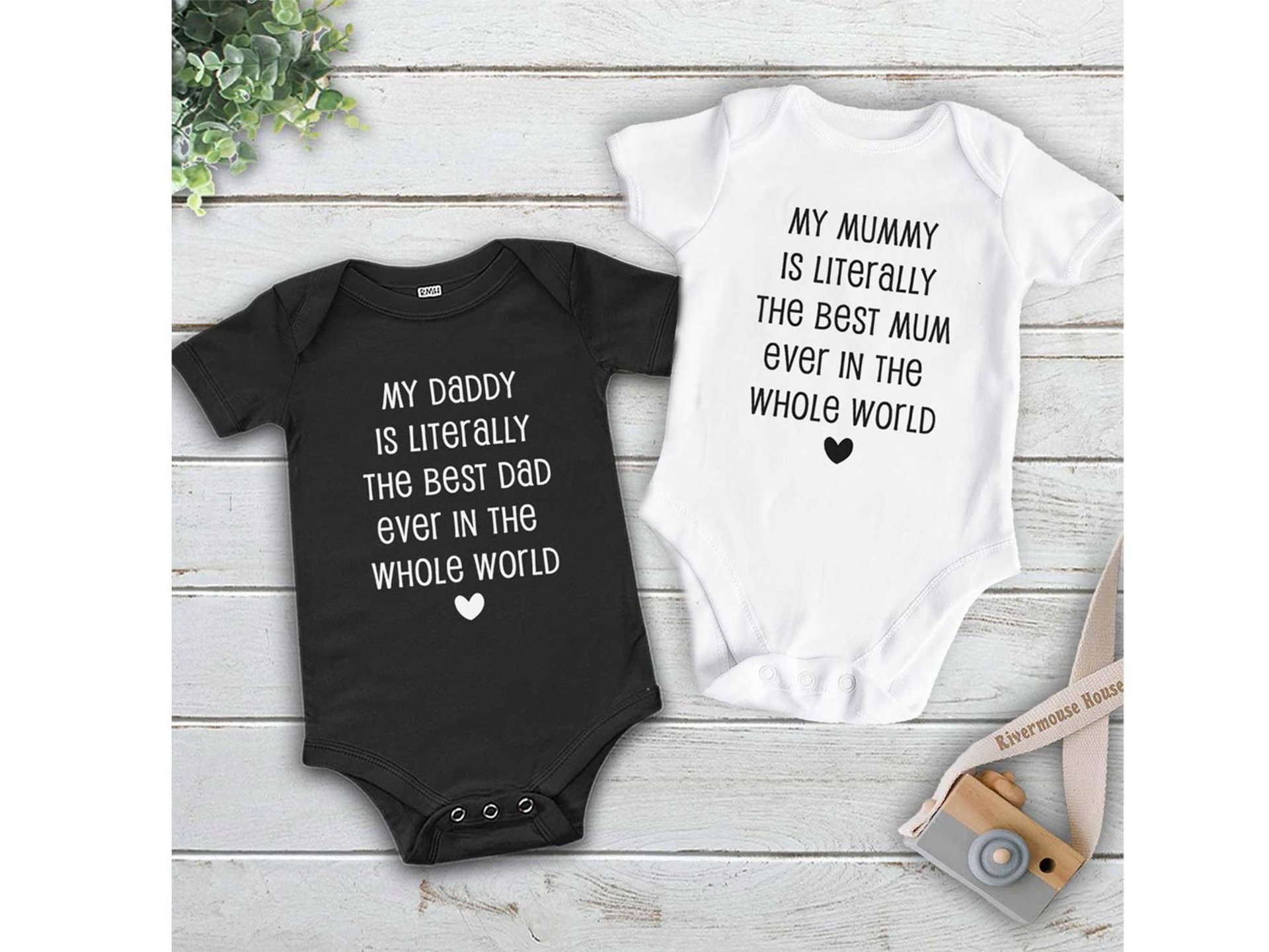Best ever baby bodysuit literally in the whole world. Add your personalised name to suit Mum & Dad, Aunty, Uncle, Cousins, Grandparents etc